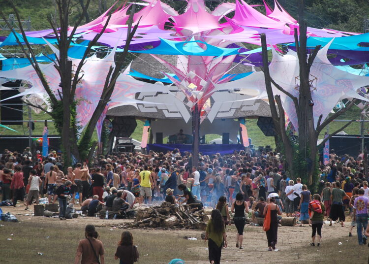 Tragedy at Ozora 2026: Festivalgoer Dies After Climbing Main Stage Structure